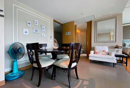 Amari Residences : 2 Bedroom Condo With Pool and Sea Views
