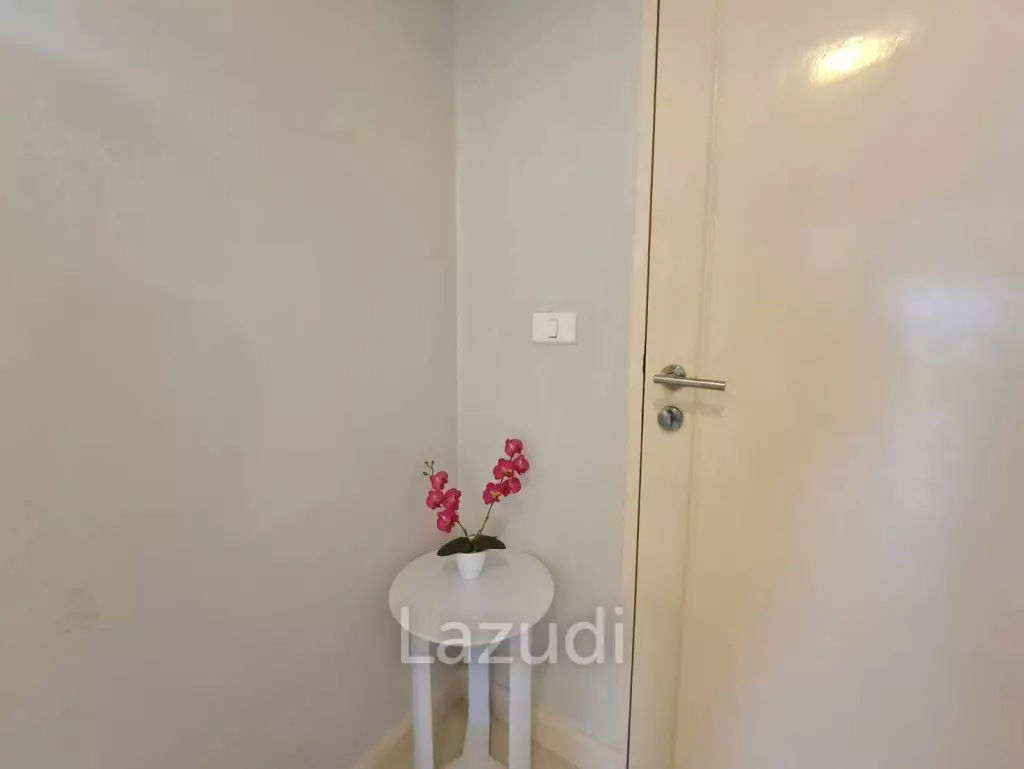 1 Bed 1 Bath 108.88 Sqm. Pine Shores Condominium.