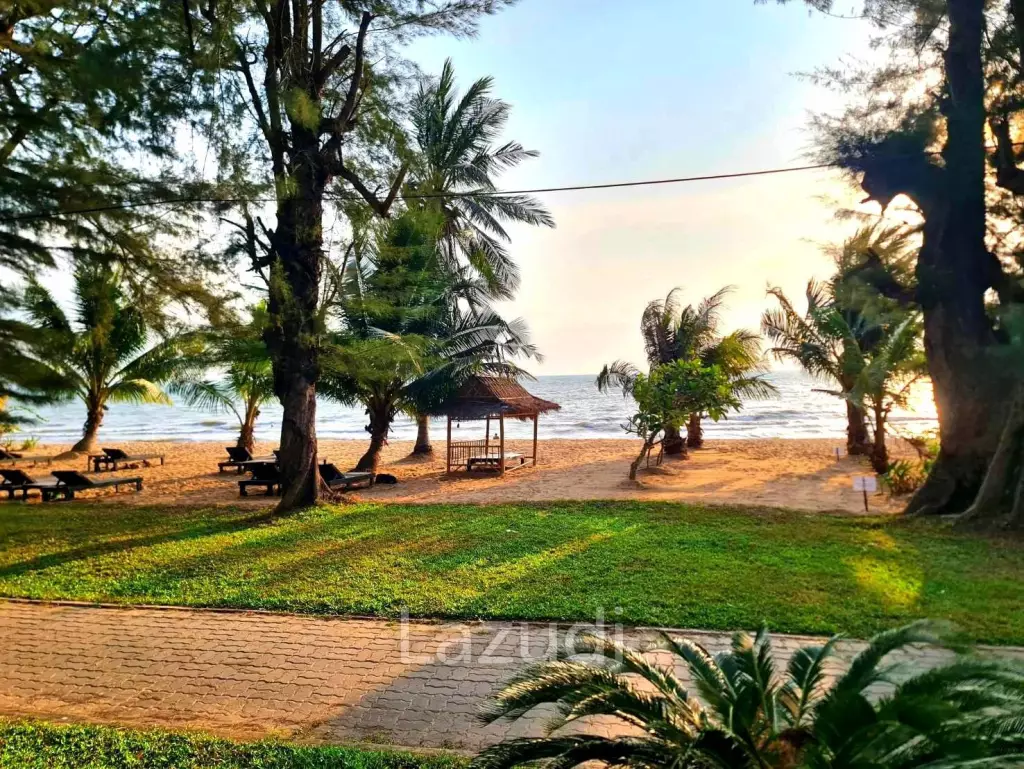 1 Bed 1 Bath 108.88 Sqm. Pine Shores Condominium.