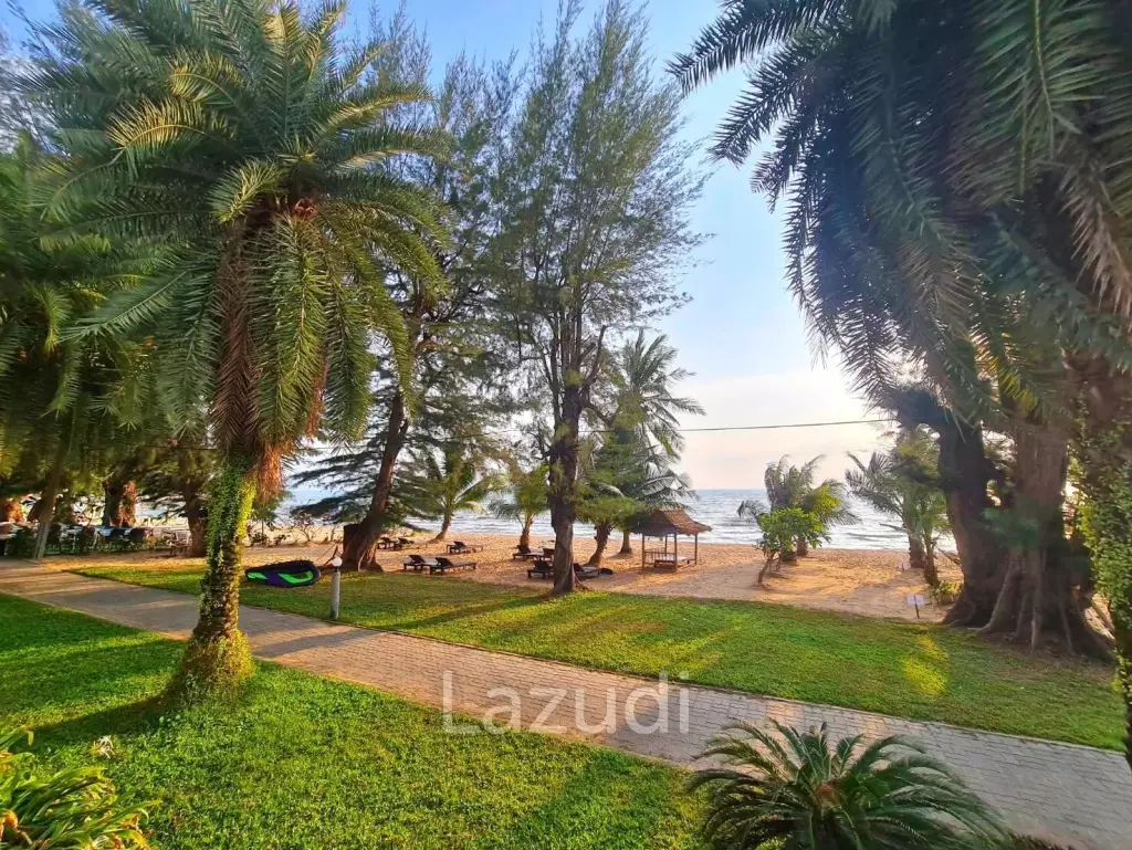 1 Bed 1 Bath 108.88 Sqm. Pine Shores Condominium.