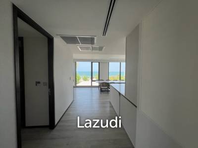 INTERCONTINENTAL RESIDENCES : Luxury 3 Bed Beachfront condo
