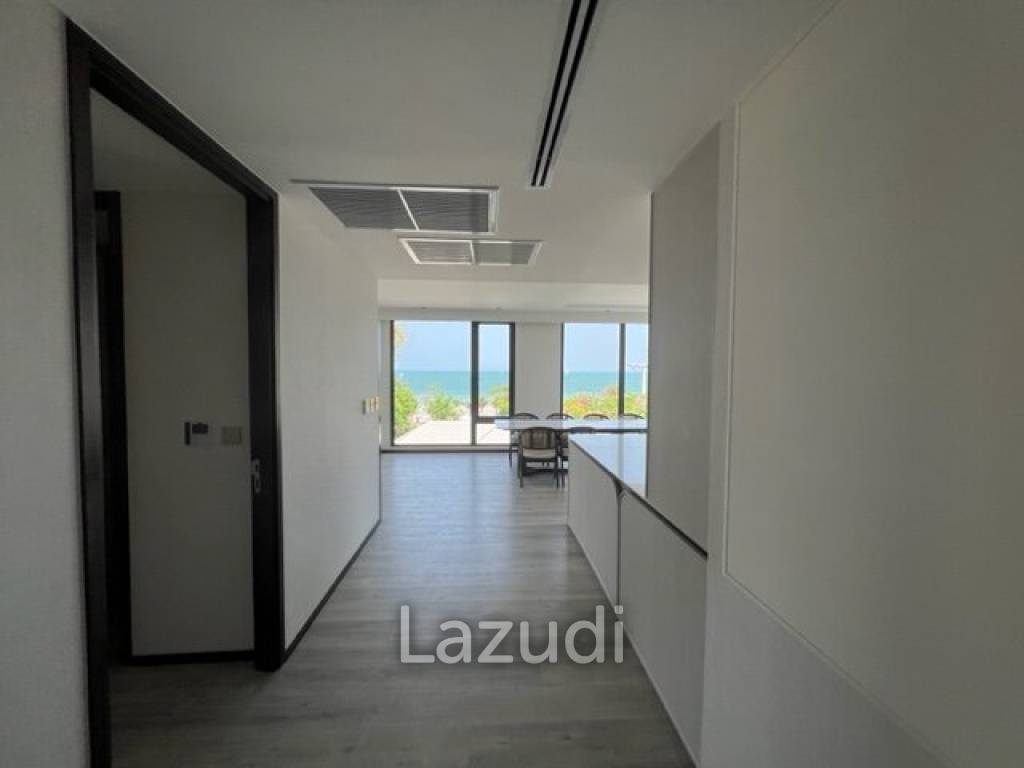 INTERCONTINENTAL RESIDENCES : Luxury 3 Bed Beachfront condo