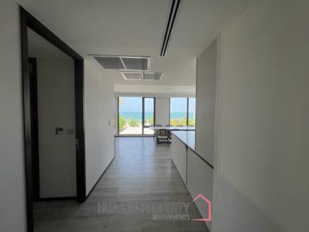 INTERCONTINENTAL RESIDENCES : Luxury 3 Bed Beachfront condo