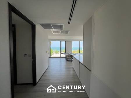 INTERCONTINENTAL RESIDENCES : Luxury 3 Bed Beachfront condo