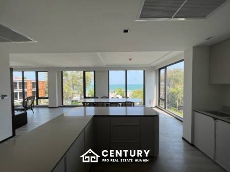 INTERCONTINENTAL RESIDENCES : Luxury 3 Bed Beachfront condo