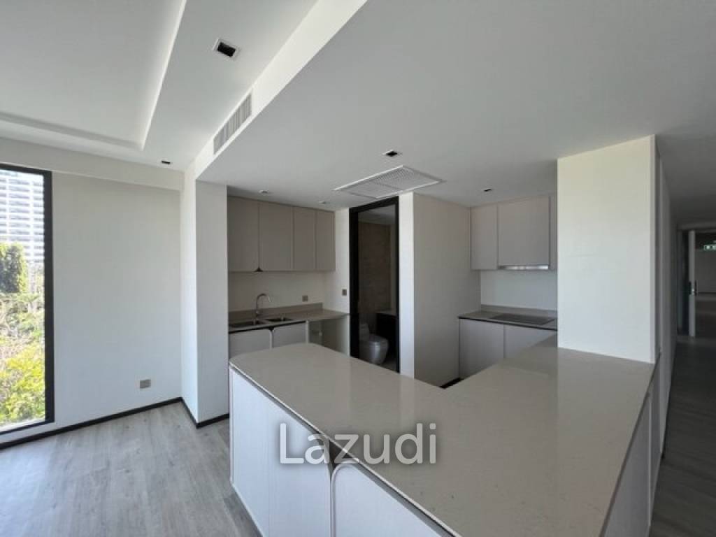 INTERCONTINENTAL RESIDENCES : Luxury 3 Bed Beachfront condo