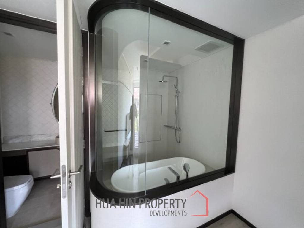 INTERCONTINENTAL RESIDENCES : Luxury 3 Bed Beachfront condo
