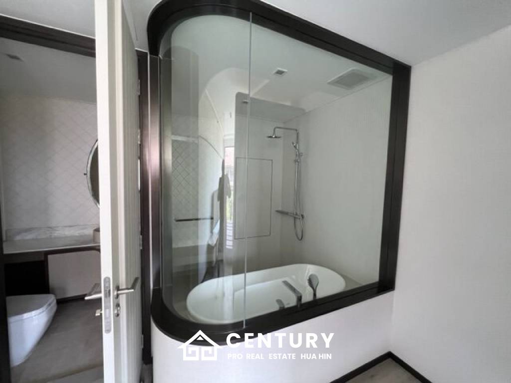 INTERCONTINENTAL RESIDENCES : Luxury 3 Bed Beachfront condo