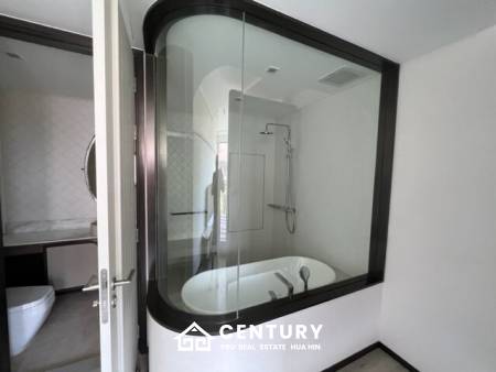 INTERCONTINENTAL RESIDENCES : Luxury 3 Bed Beachfront condo