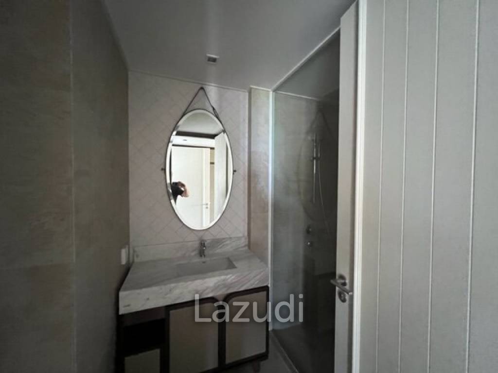 INTERCONTINENTAL RESIDENCES : Luxury 3 Bed Beachfront condo