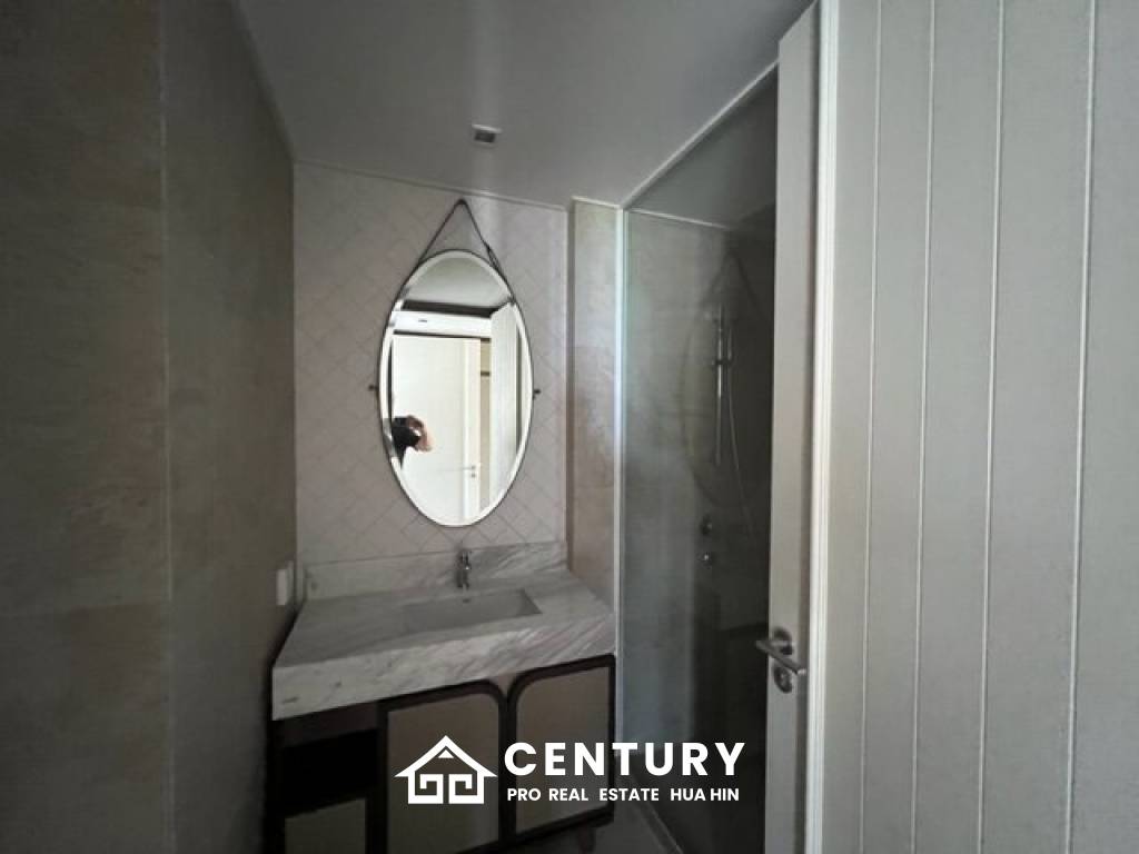 INTERCONTINENTAL RESIDENCES : Luxury 3 Bed Beachfront condo