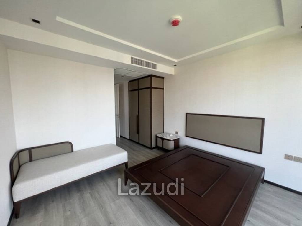 INTERCONTINENTAL RESIDENCES : Luxury 3 Bed Beachfront condo