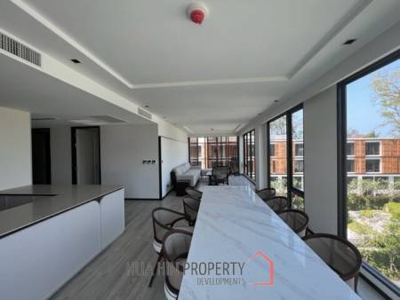 INTERCONTINENTAL RESIDENCES : Luxury 3 Bed Beachfront condo
