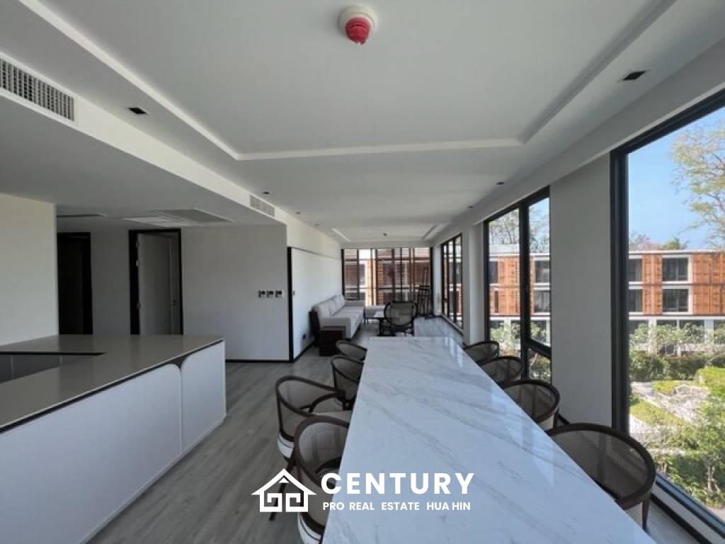 INTERCONTINENTAL RESIDENCES : Luxury 3 Bed Beachfront condo