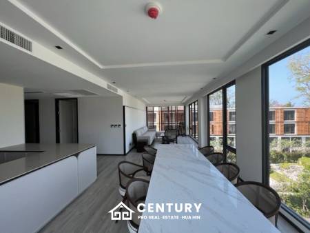 INTERCONTINENTAL RESIDENCES : Luxury 3 Bed Beachfront condo