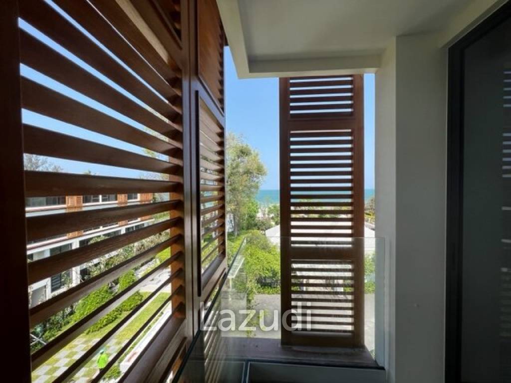 INTERCONTINENTAL RESIDENCES : Luxury 3 Bed Beachfront condo