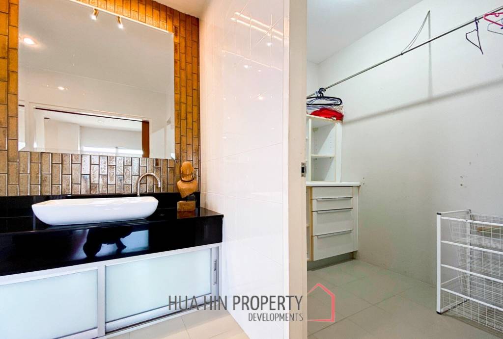 Blue Mountain : 2 Bedroom Sea and Mountain View Condo
