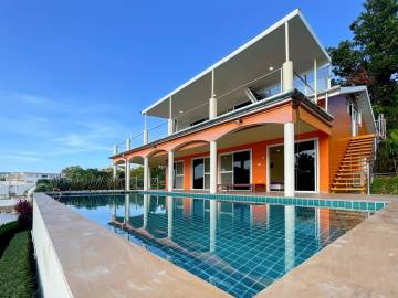 Spacious Villa on Large Plot at Thongson Beach