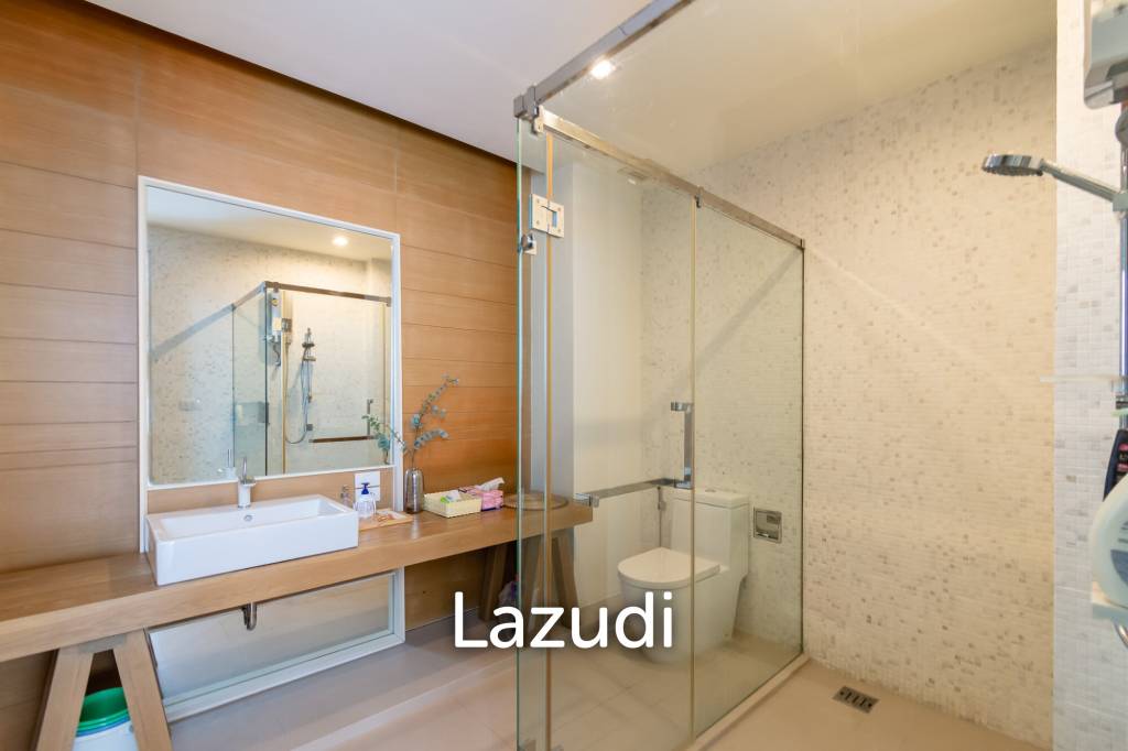 OCAS HUA HIN CONDOMINIUM : 3 bed beach front condo