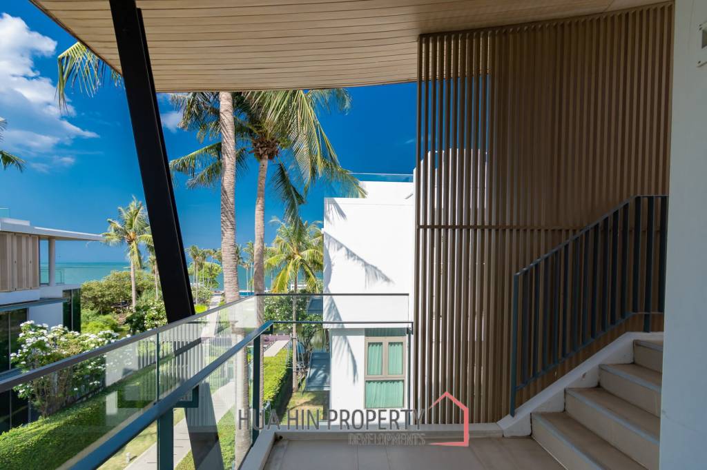 OCAS HUA HIN CONDOMINIUM : 3 bed beach front condo