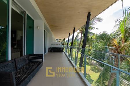 OCAS HUA HIN CONDOMINIUM : 3 bed beach front condo