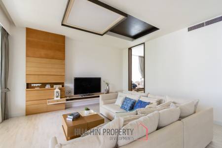 OCAS HUA HIN CONDOMINIUM : 3 bed beach front condo