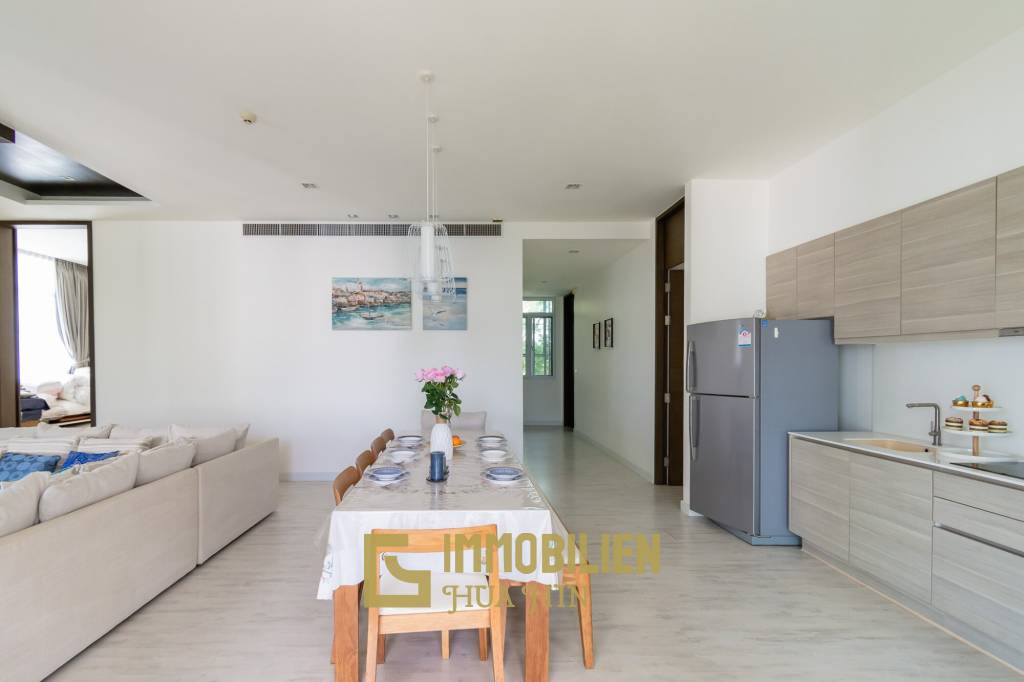 OCAS HUA HIN CONDOMINIUM : 3 bed beach front condo