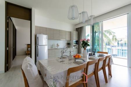 OCAS HUA HIN CONDOMINIUM : 3 bed beach front condo