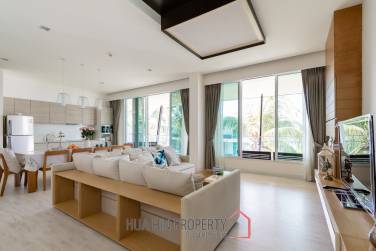 OCAS HUA HIN CONDOMINIUM : 3 bed beach front condo
