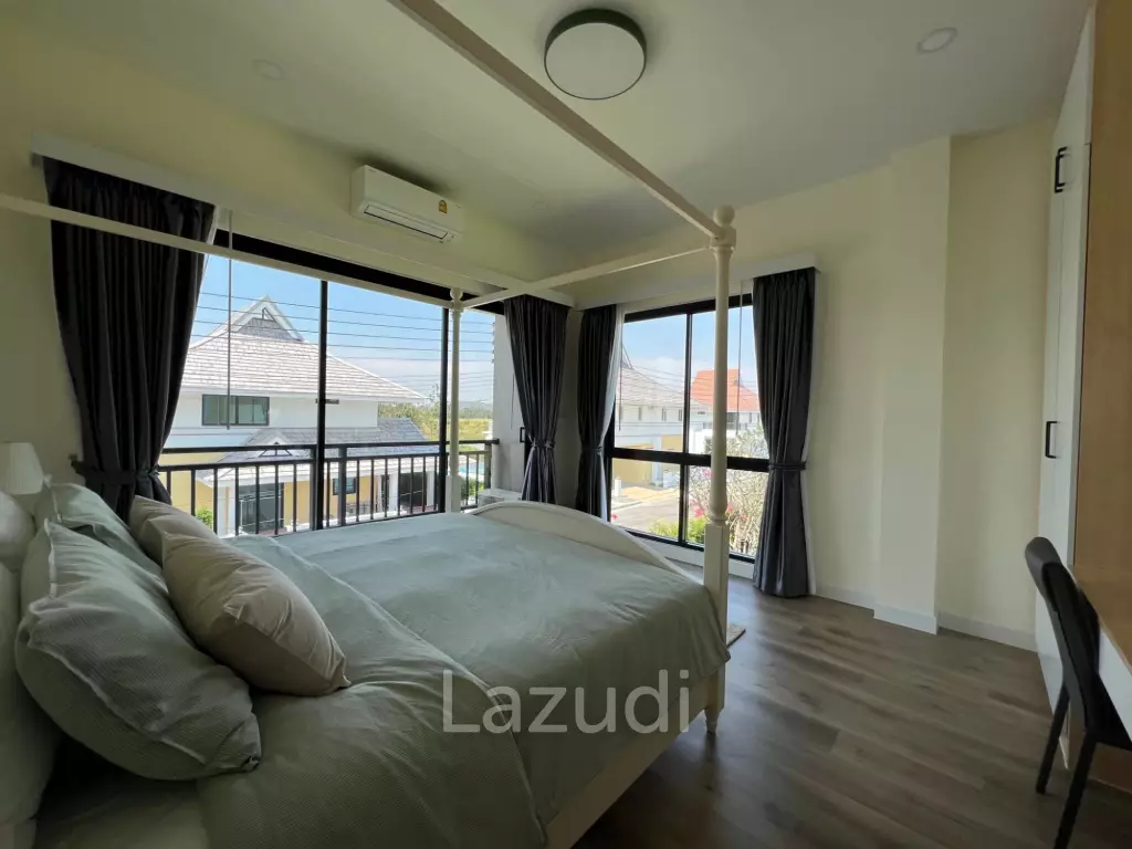 290 sqm modern pool villa in Amity Lakes Hua Hin