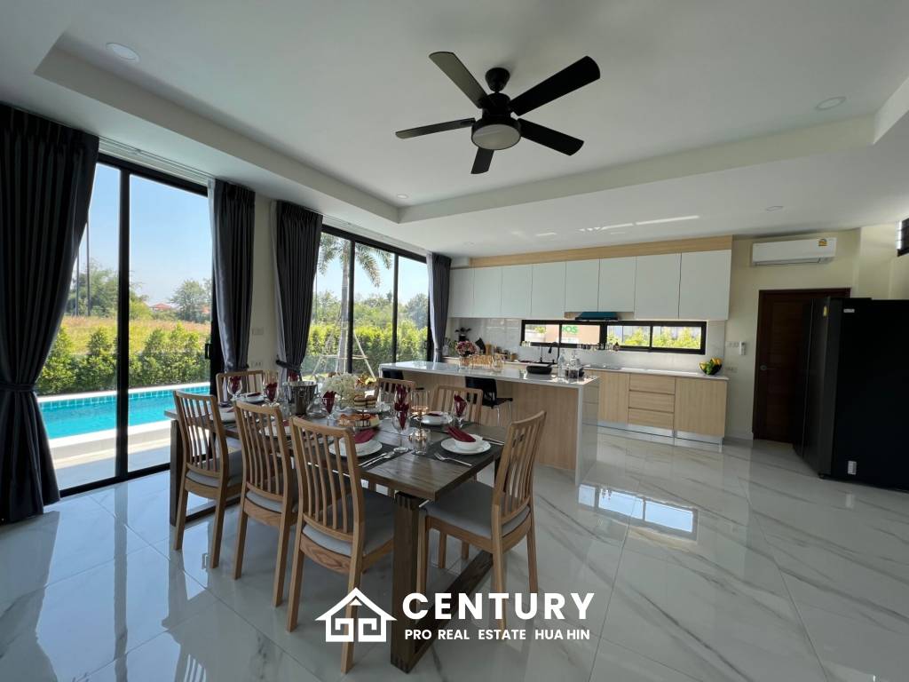 290 sqm modern pool villa in Amity Lakes Hua Hin