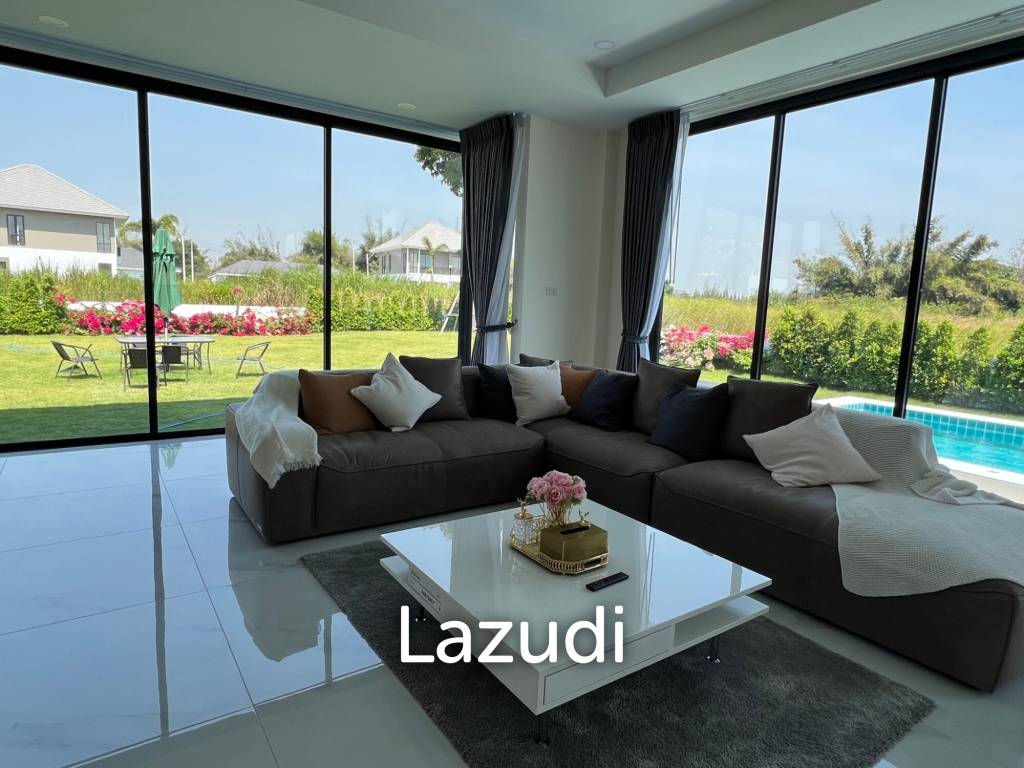 290 sqm modern pool villa in Amity Lakes Hua Hin