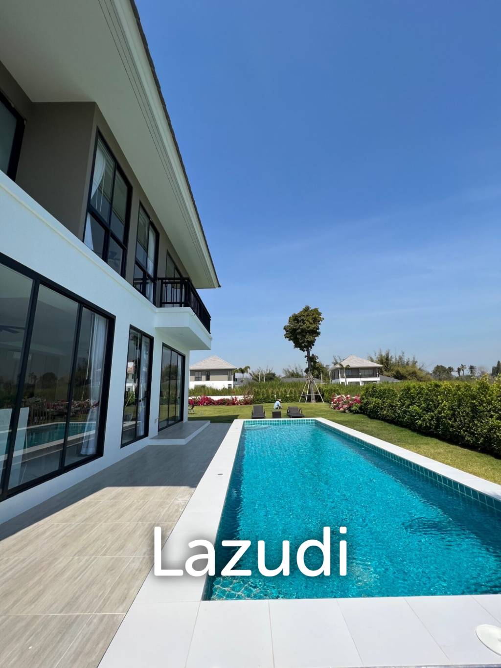 290 sqm modern pool villa in Amity Lakes Hua Hin