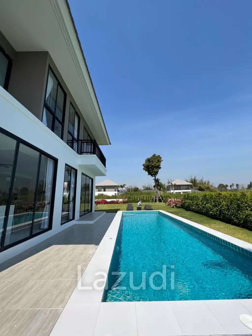 290 sqm modern pool villa in Amity Lakes Hua Hin