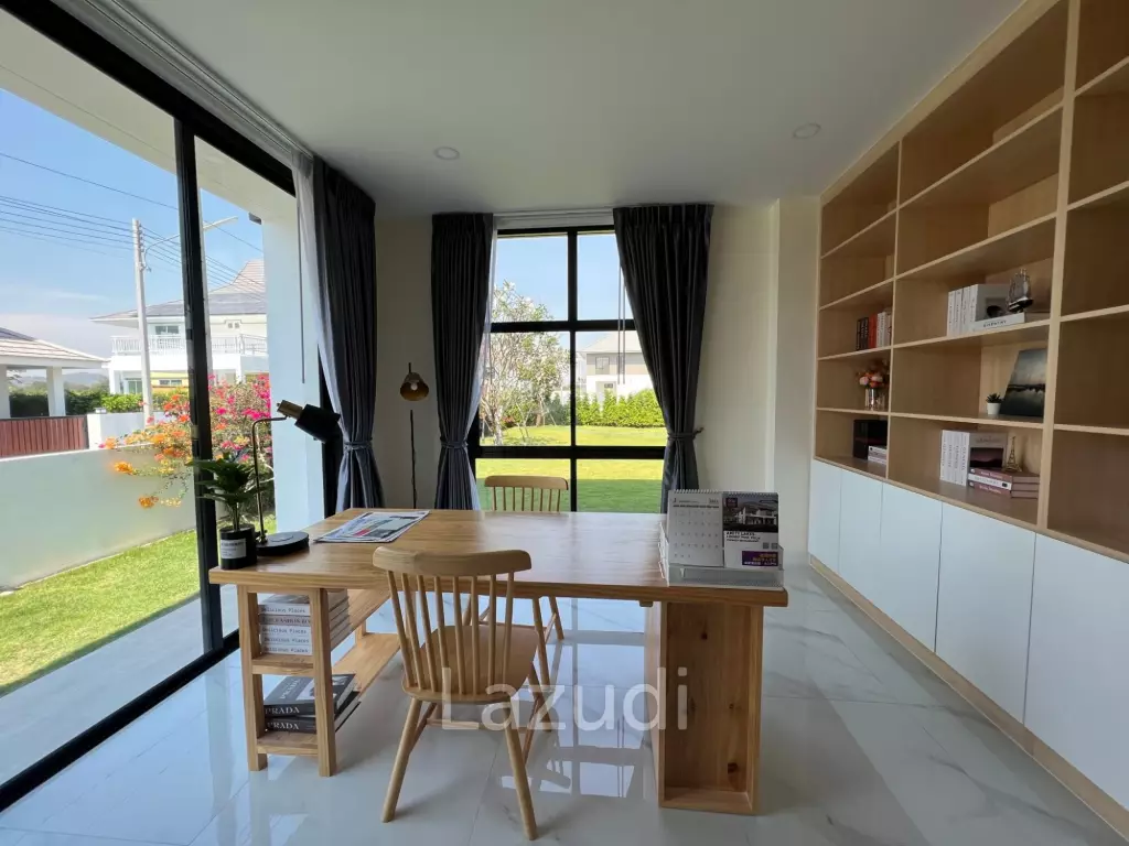 290 sqm modern pool villa in Amity Lakes Hua Hin