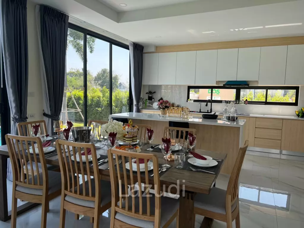 290 sqm modern pool villa in Amity Lakes Hua Hin