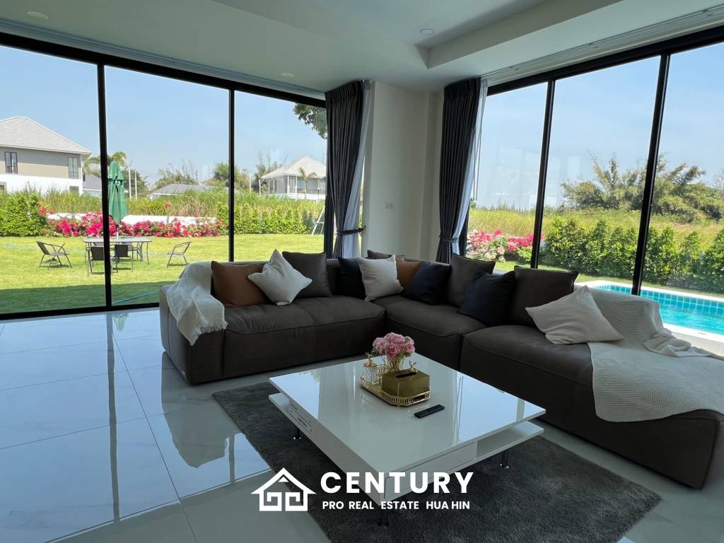 290 sqm modern pool villa in Amity Lakes Hua Hin