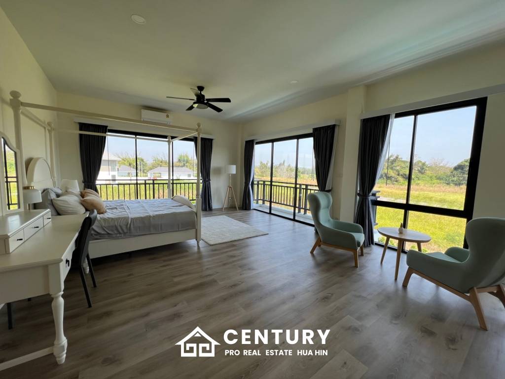 290 sqm modern pool villa in Amity Lakes Hua Hin