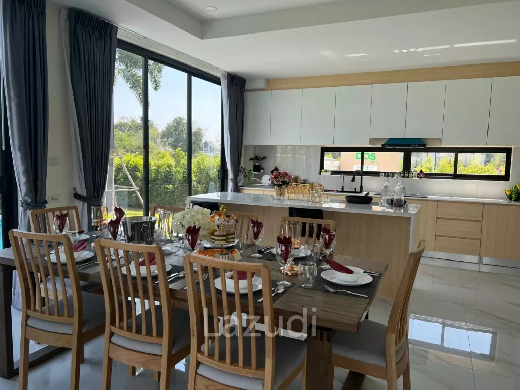 290 sqm modern pool villa in Amity Lakes Hua Hin