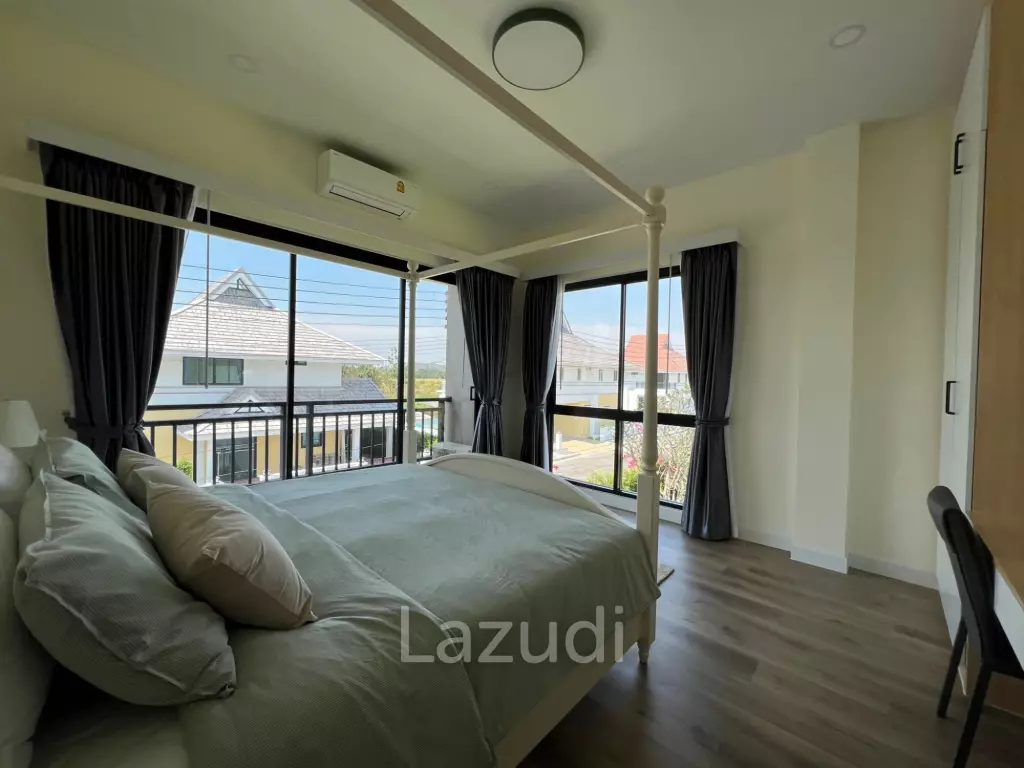 290 sqm modern pool villa in Amity Lakes Hua Hin