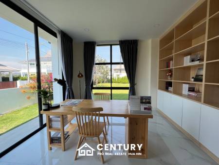 290 sqm modern pool villa in Amity Lakes Hua Hin