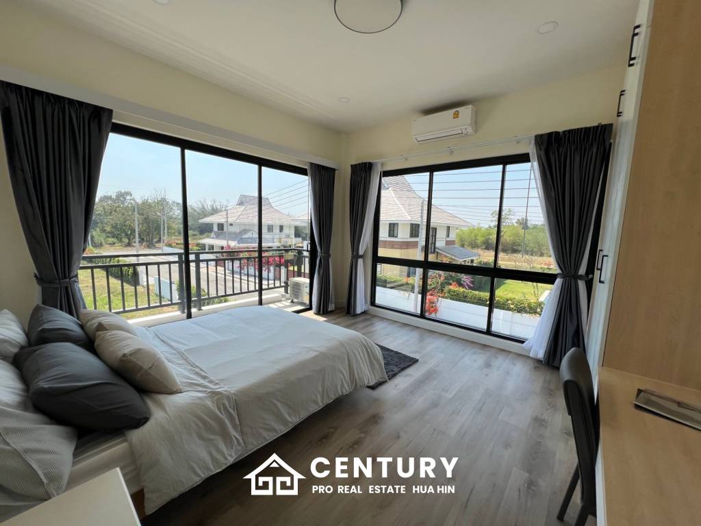 290 sqm modern pool villa in Amity Lakes Hua Hin