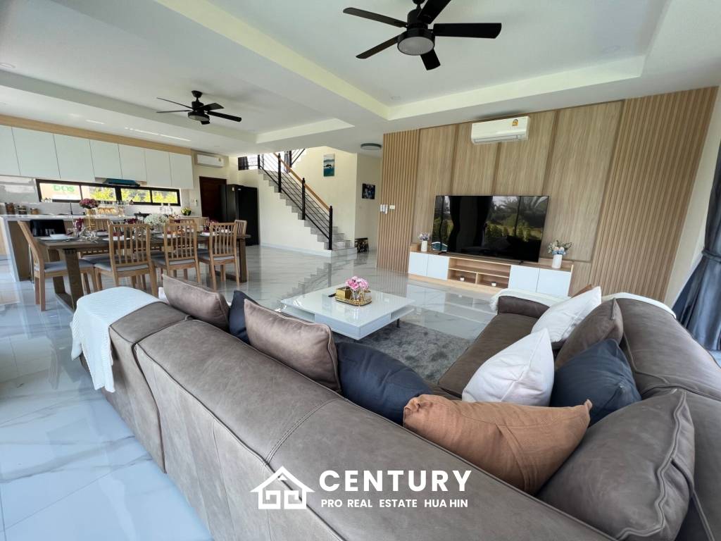 290 sqm modern pool villa in Amity Lakes Hua Hin