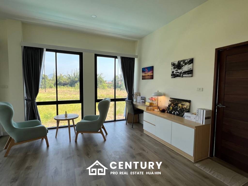 290 sqm modern pool villa in Amity Lakes Hua Hin