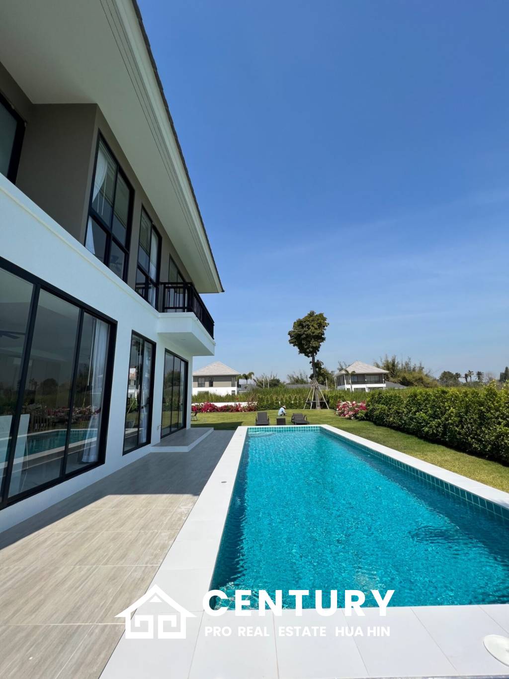 290 sqm modern pool villa in Amity Lakes Hua Hin