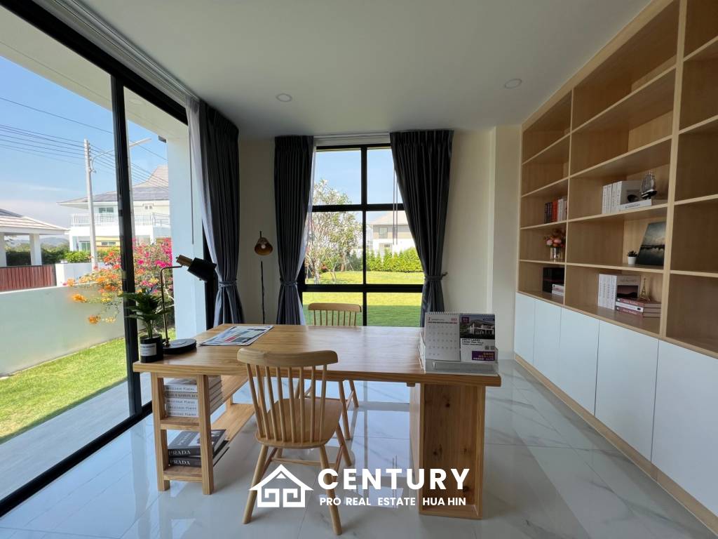 290 sqm modern pool villa in Amity Lakes Hua Hin