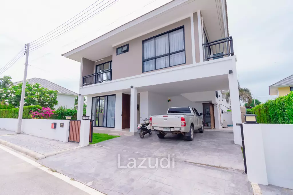 290 sqm modern pool villa in Amity Lakes Hua Hin