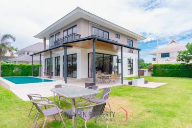 290 sqm modern pool villa in Amity Lakes Hua Hin