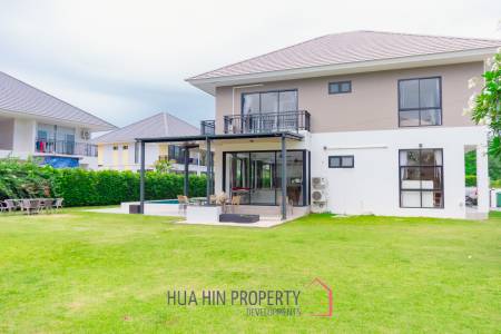 290 sqm modern pool villa in Amity Lakes Hua Hin
