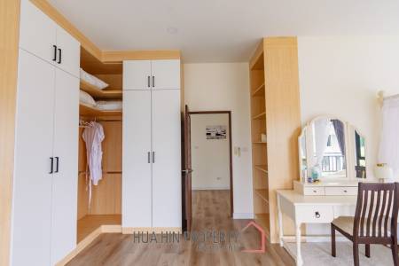 290 sqm modern pool villa in Amity Lakes Hua Hin